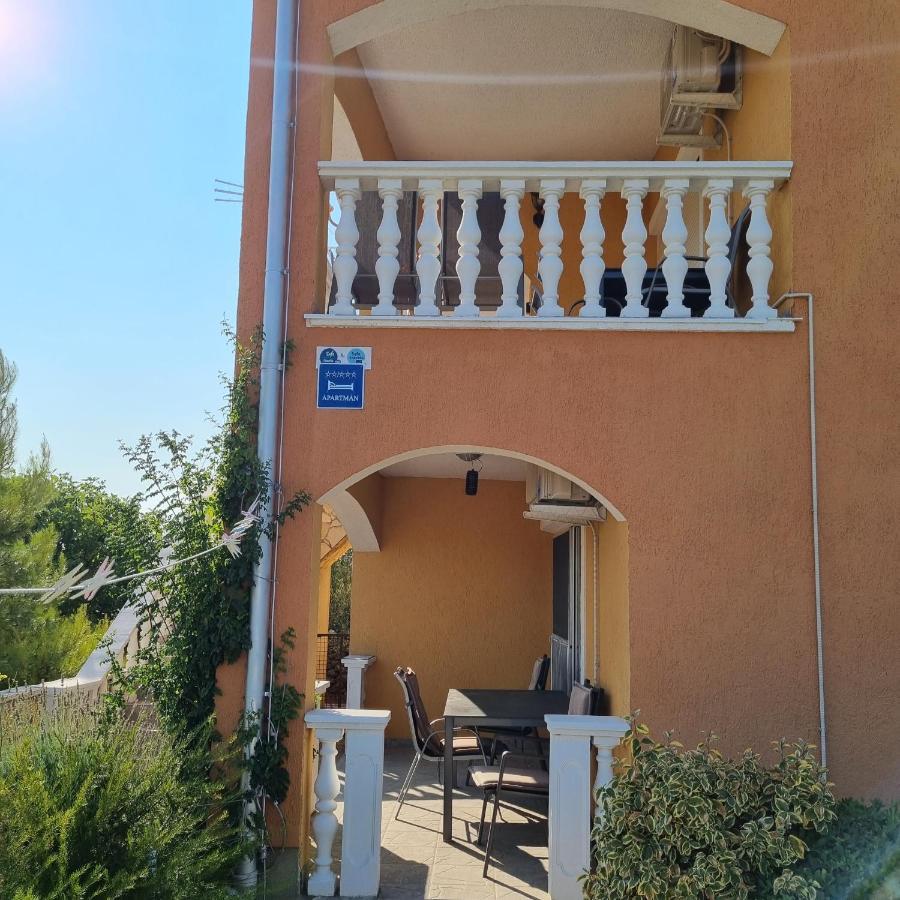Apartmani Anna Vir Exterior photo
